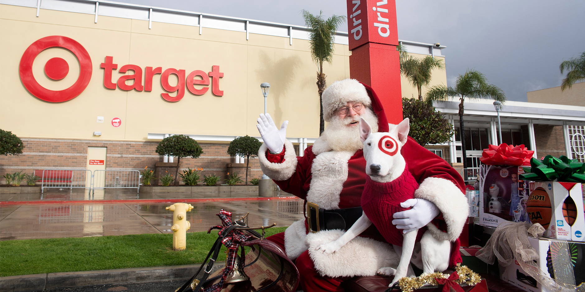 Santa spotted across NFL games on Christmas Eve