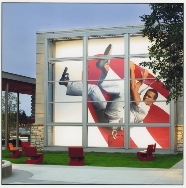 2007_Exterior_SuperTarget_Seating_Credit_InsideOutStudios.jpg